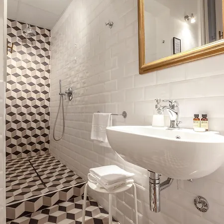 The Bluehostel 4*