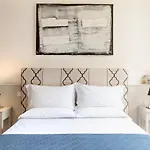The Bluehostel بيت ضيافة 4*