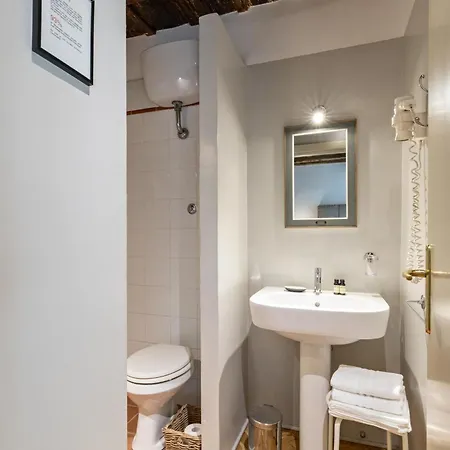 The Bluehostel Rome