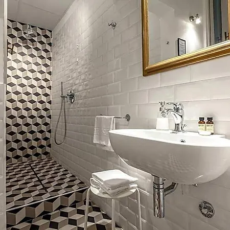 The Bluehostel 4*