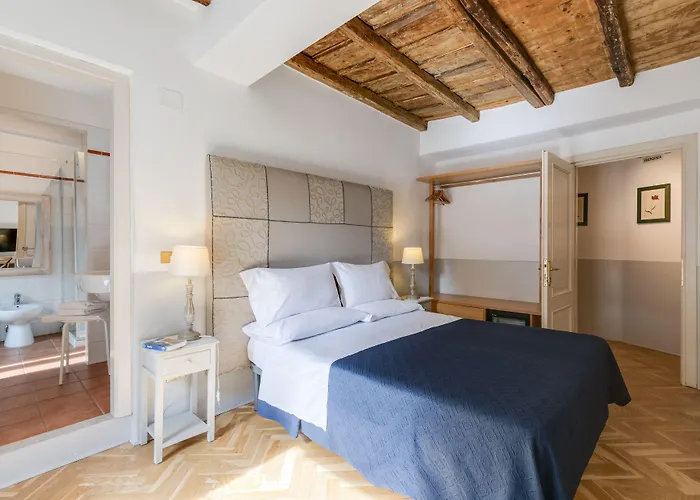 Guest house The Bluehostel 4*